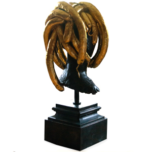 Bronze sculpture "Defensiva galeam" protective helmet